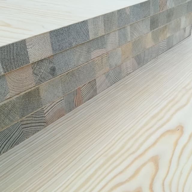 Detalle tablero rechapado