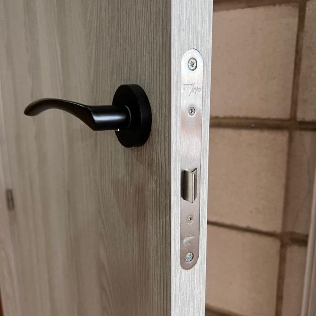 puerta-melamina-glaciar-blanco-herraje