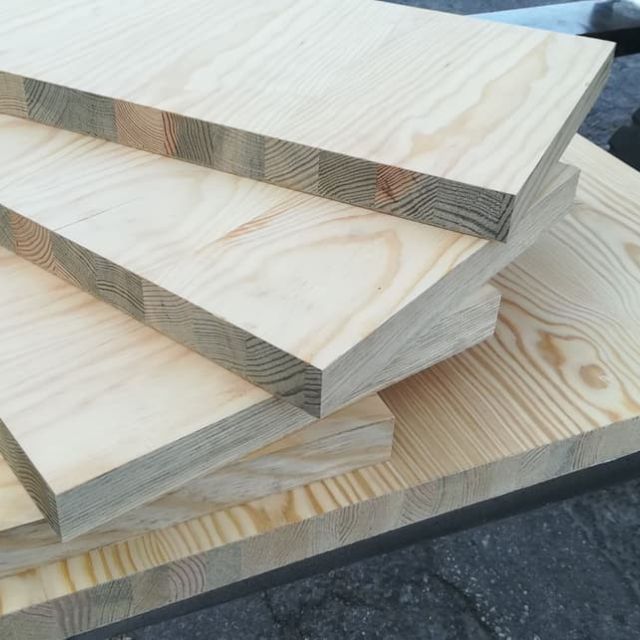 Tablero alistonado de pino